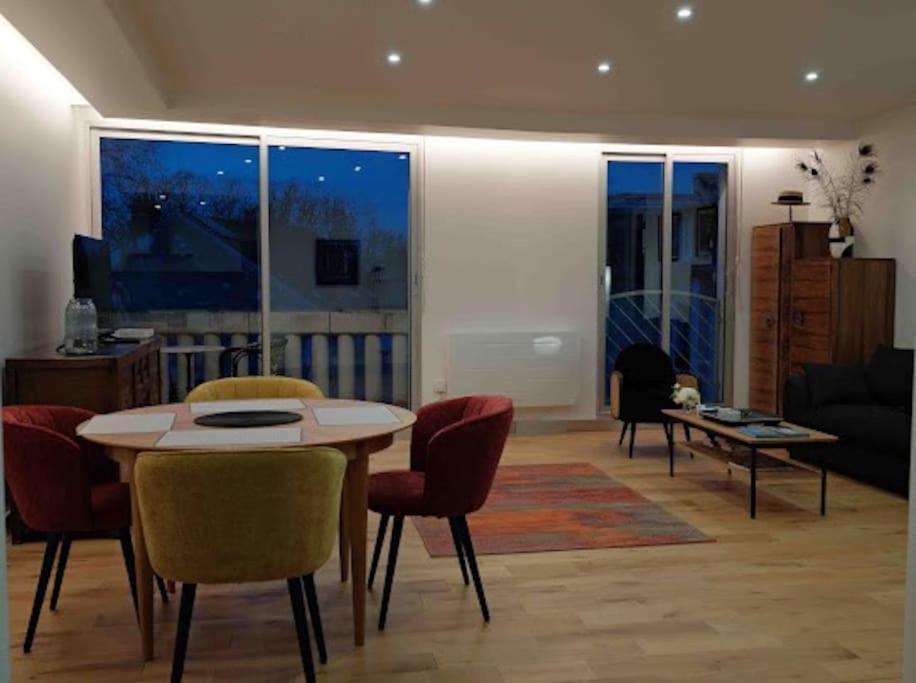 Le Joyau Des Parcs Classe 4 Etoiles Appartement Central Au Calme Avec Terrasse Βισύ Εξωτερικό φωτογραφία