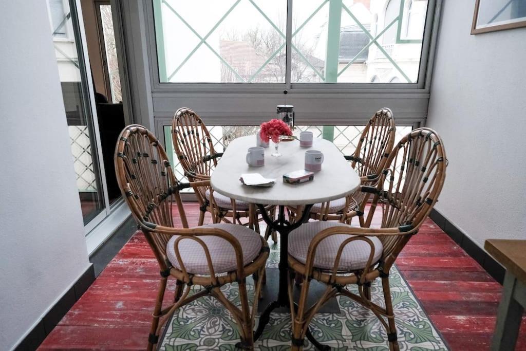 Le Joyau Des Parcs Classe 4 Etoiles Appartement Central Au Calme Avec Terrasse Βισύ Εξωτερικό φωτογραφία